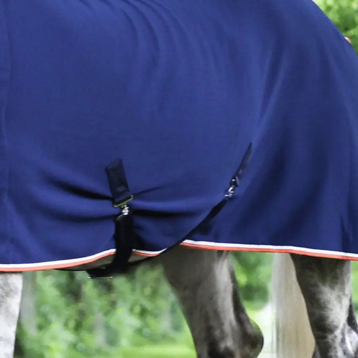 Horse rug side fit and lower edge detail