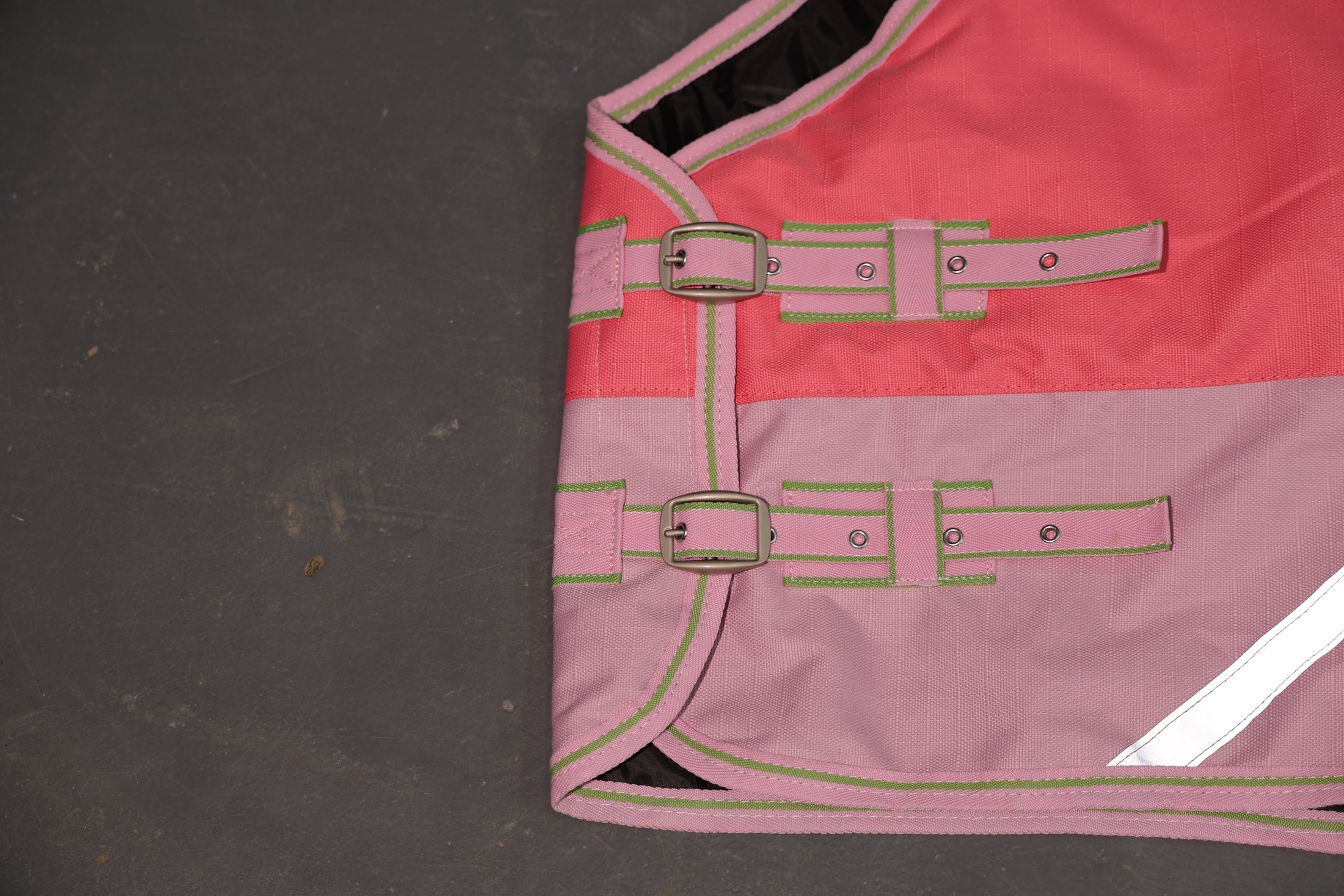 Adjustable front closure